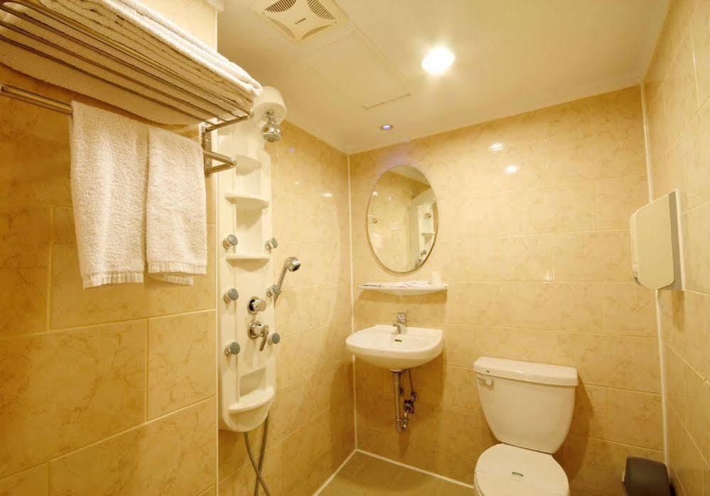 Kindness Hotel Weiwuying Kaohsiung Eksteriør billede